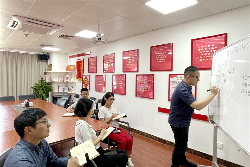 開(kāi)展“融達(dá)小課堂”業(yè)務(wù)培訓(xùn).jpg
